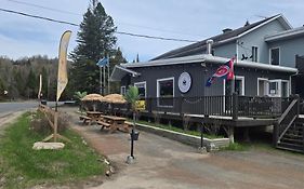 Auberge Halder Lodge Inn Vacation Rental Near Mont Tremblant, Laurentians
